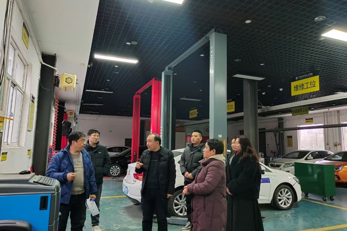 筑牢安全防線(xiàn)　護(hù)航平安寒假——汽車(chē)工程學(xué)院開(kāi)展寒假前安全專(zhuān)項(xiàng)檢查